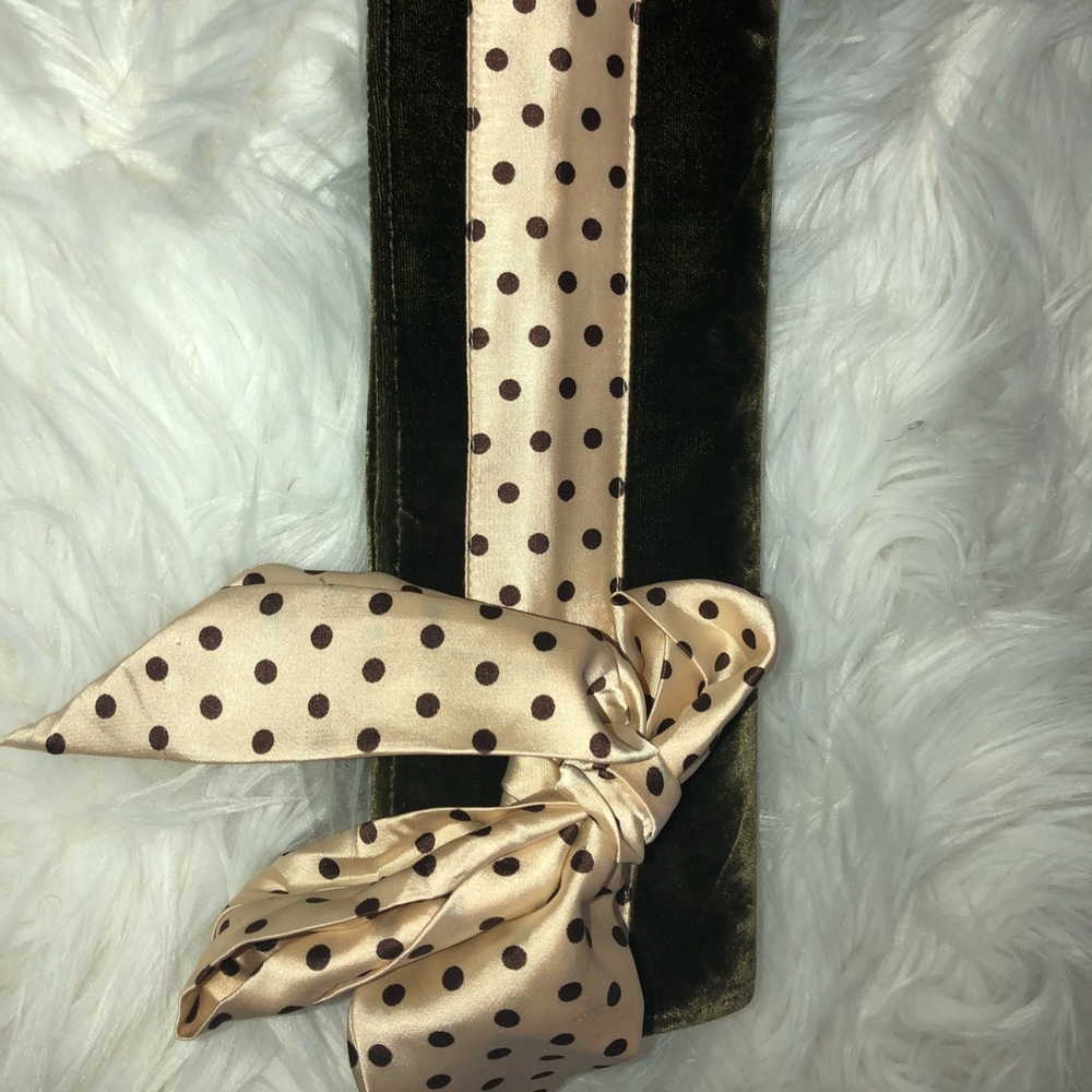 Green and poka dot clutch
